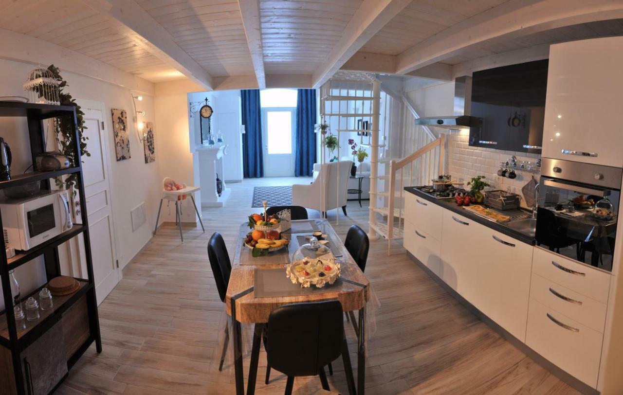 Casa Tra Borgo E Mare Villa Monopoli Bagian luar foto
